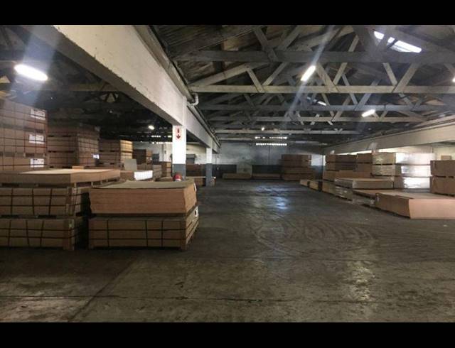 1,563M² WAREHOUSE TO LET IN EPPING INDUSTRIAL